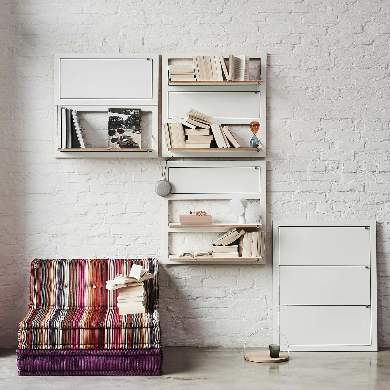 AMBIVALENZ Fläpps Wandregal Klappbar 80x80cm 6 AMBIVALENZ Fläpps Wandregal Klappbar 80x80cm – Bild 4