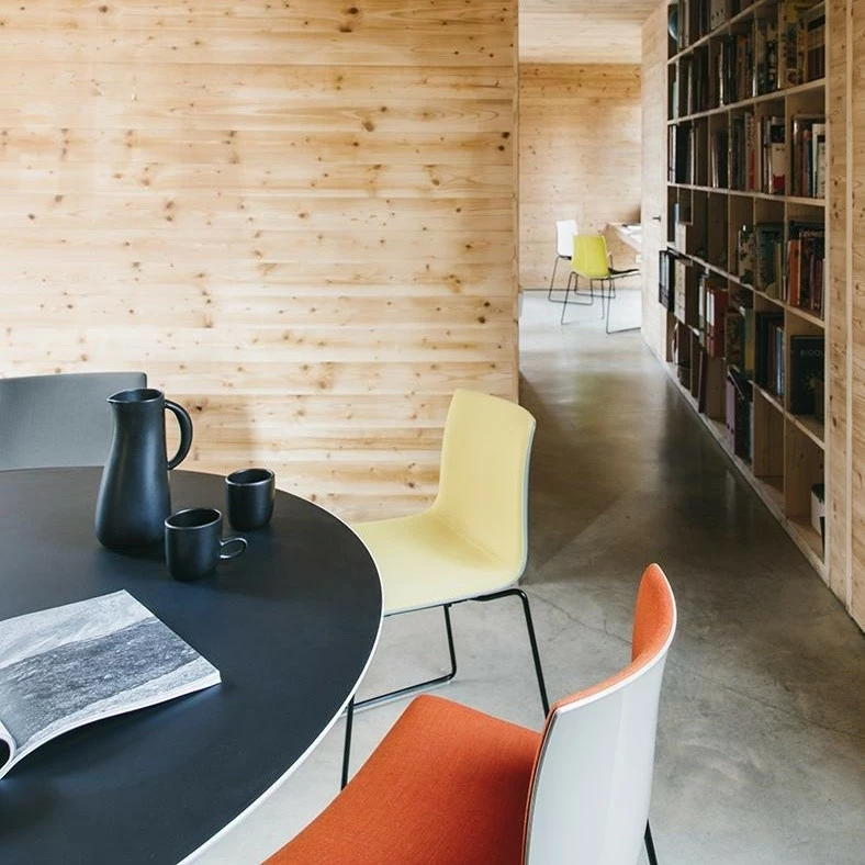 Arper Catifa 46 0278 Stuhl Einfarbig Kufe Chrom 6 Arper Catifa 46 0278 Stuhl Einfarbig Kufe Chrom – Bild 4