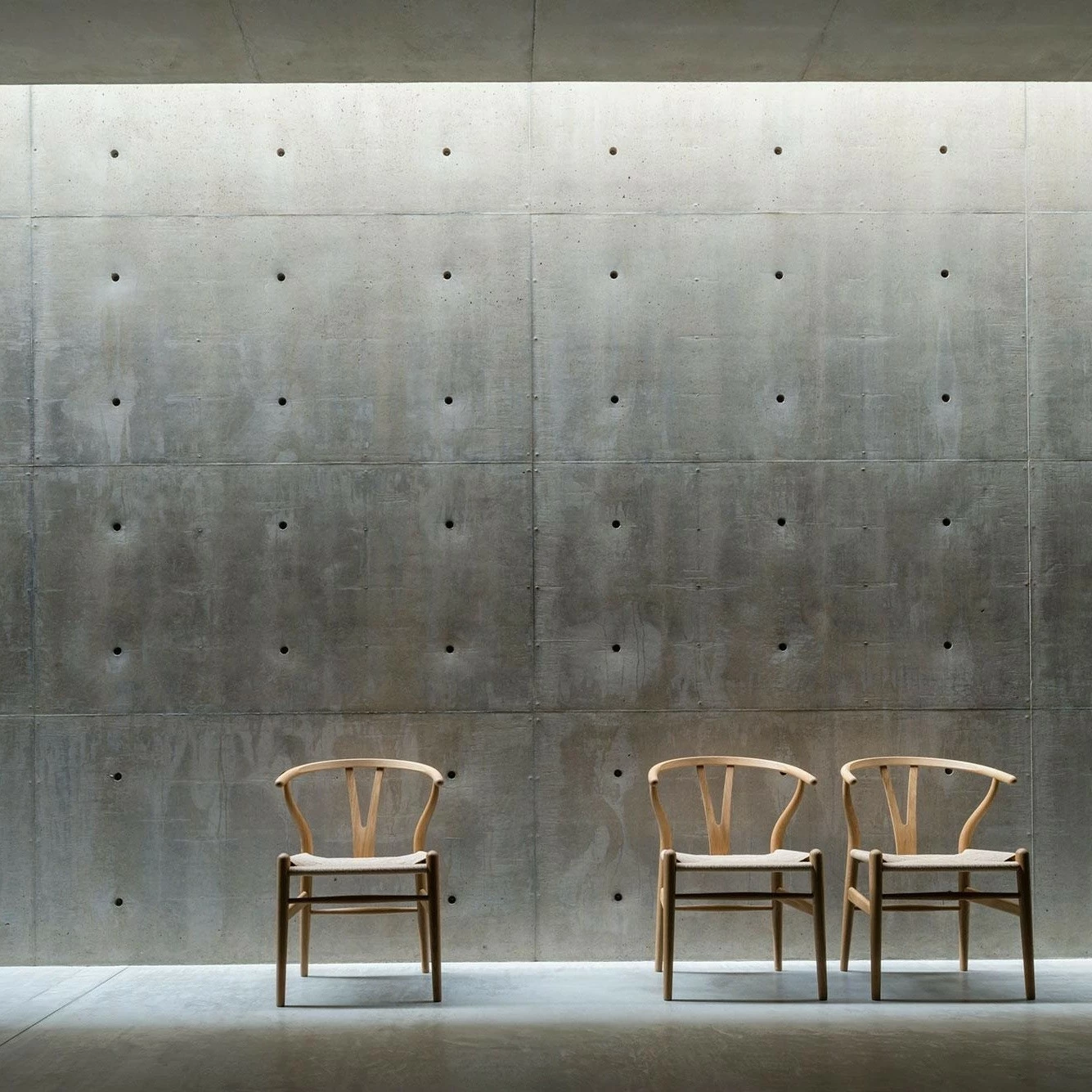 Carl Hansen CH24 Wishbone Chair Gestell Eiche 6 Carl Hansen CH24 Wishbone Chair Gestell Eiche – Bild 4