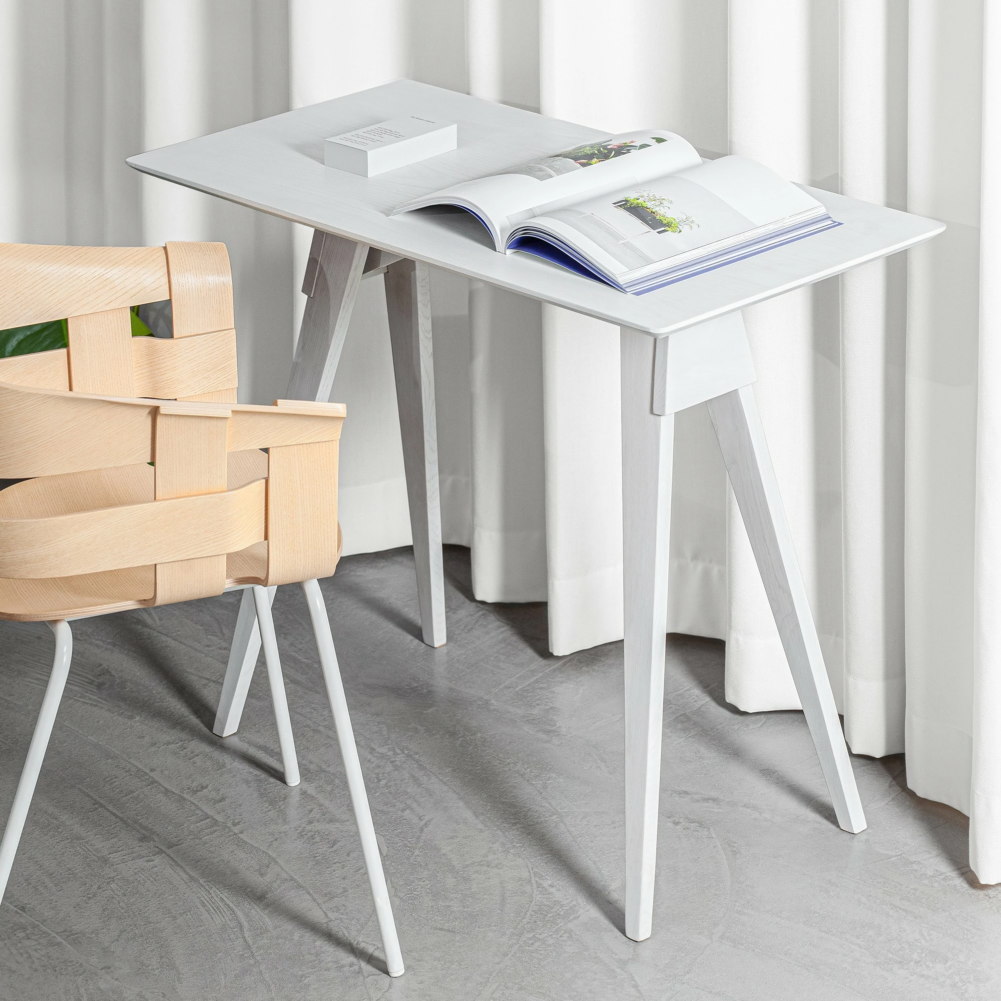 Design House Stockholm Arco Konsolentisch 4 Design House Stockholm Arco Konsolentisch – Bild 2