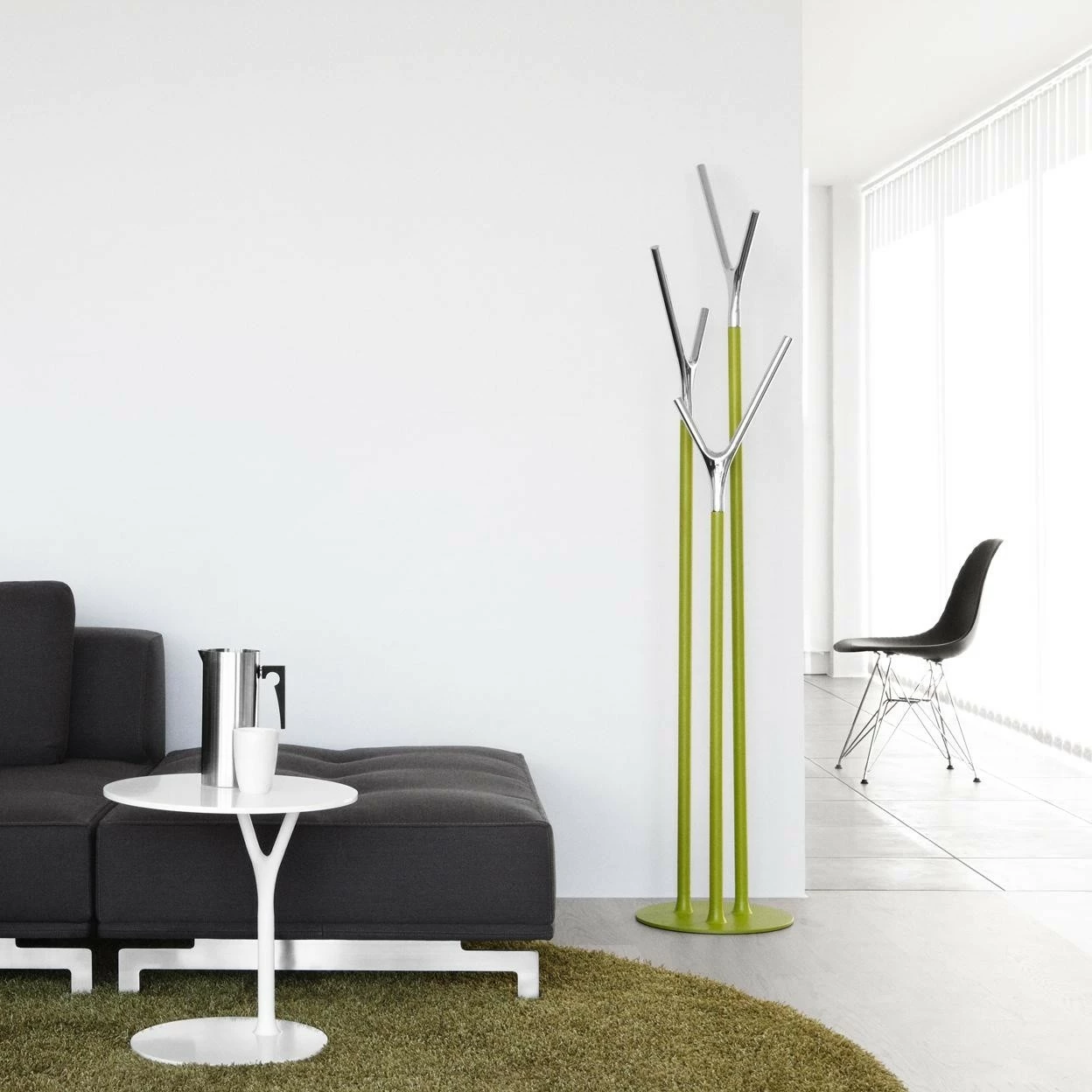 FROST Wishbone Kleiderständer 4 FROST Wishbone Kleiderständer – Bild 2