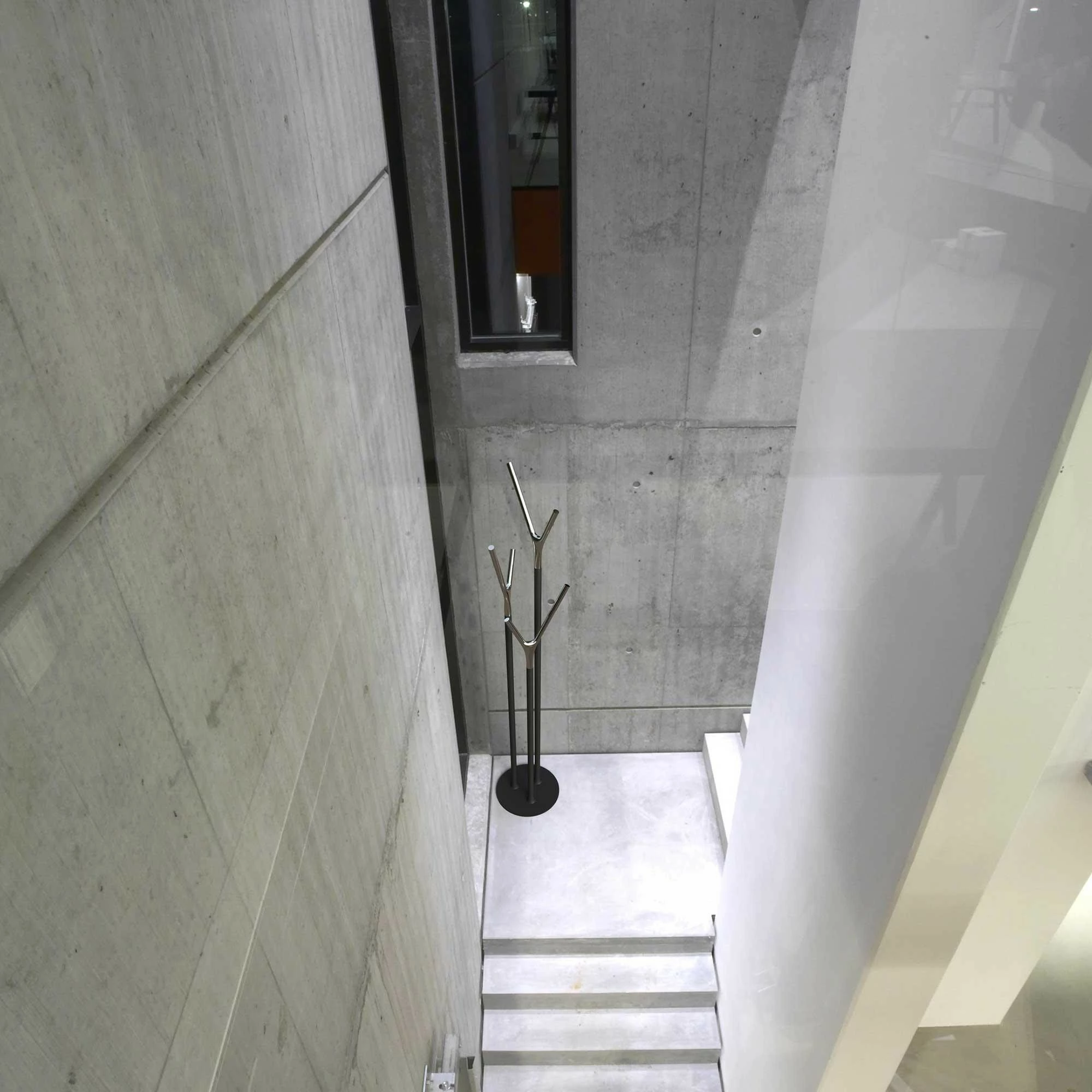 FROST Wishbone Kleiderständer 12 FROST Wishbone Kleiderständer – Bild 10