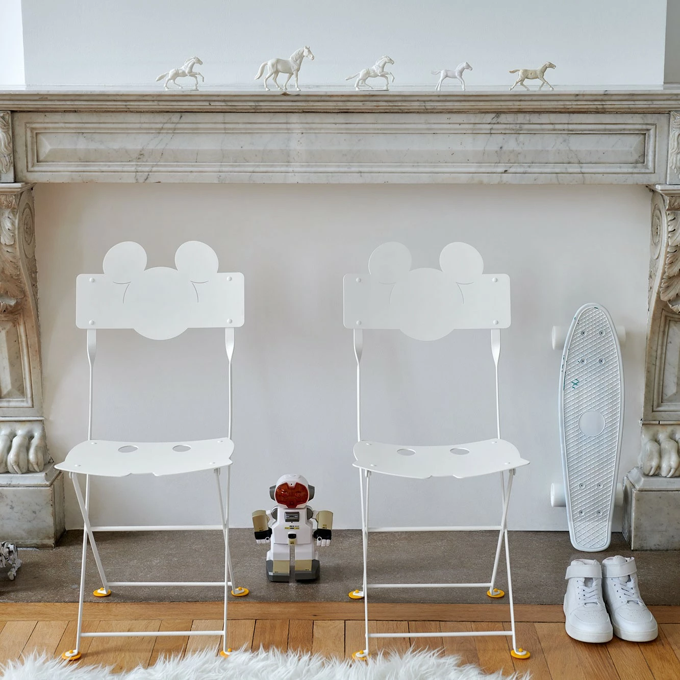 Fermob Mickey Mouse© Bistro Kinderstuhl 12 Fermob Mickey Mouse© Bistro Kinderstuhl – Bild 10