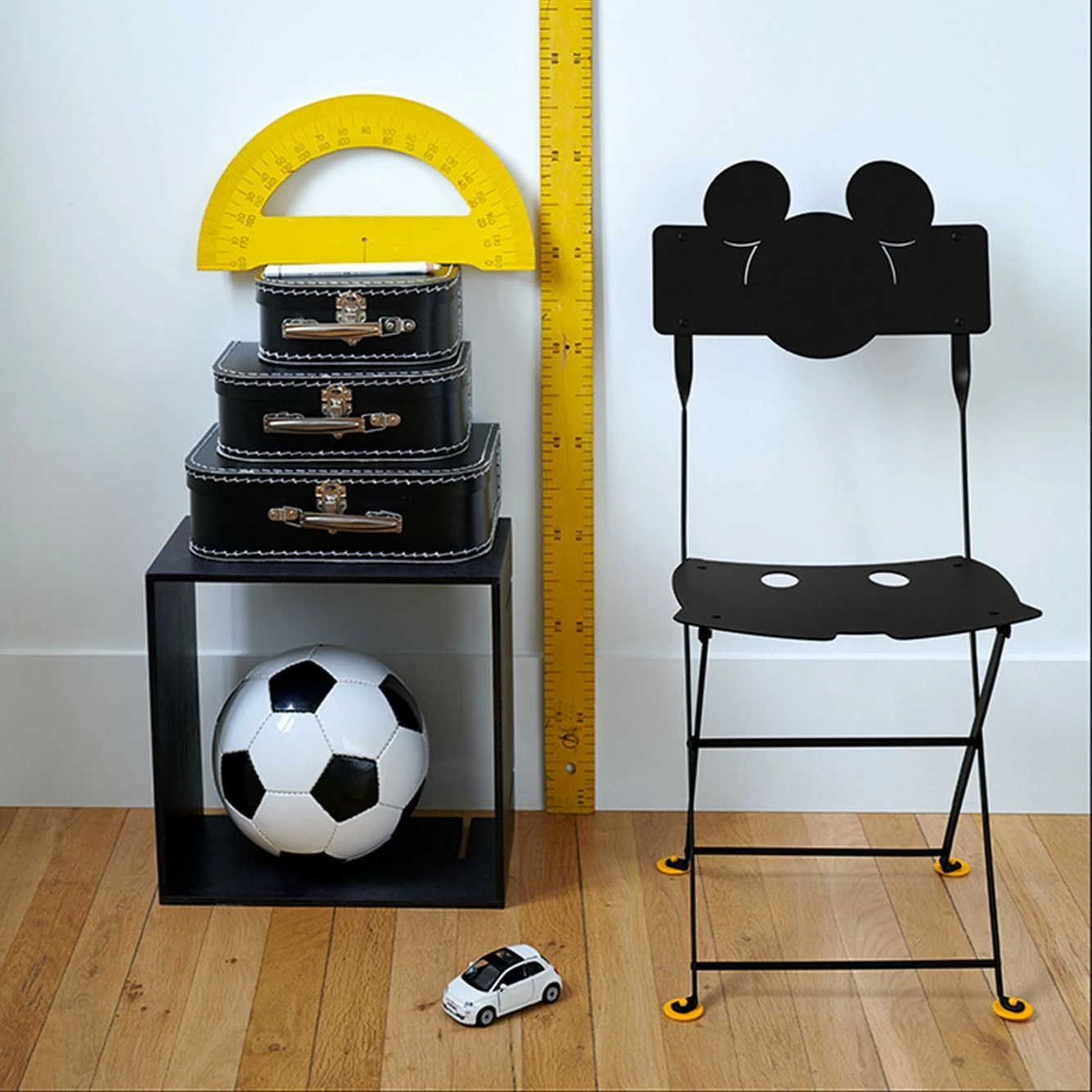 Fermob Mickey Mouse© Bistro Kinderstuhl 9 Fermob Mickey Mouse© Bistro Kinderstuhl – Bild 7