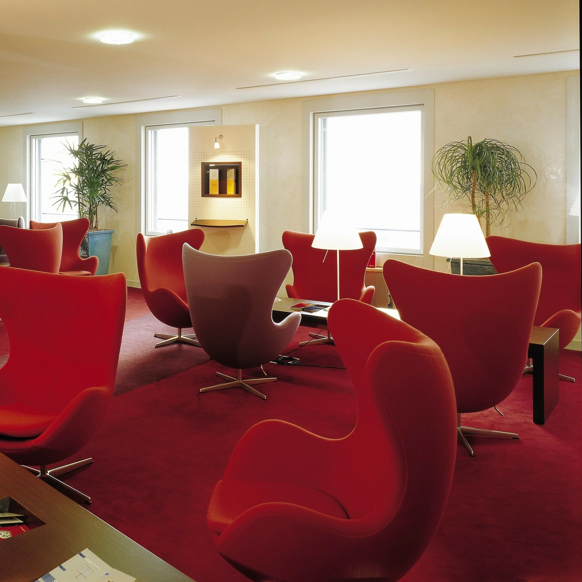 Fritz Hansen Egg/ Das Ei™ Loungesessel Stoff 11 Fritz Hansen Egg/ Das Ei™ Loungesessel Stoff – Bild 9