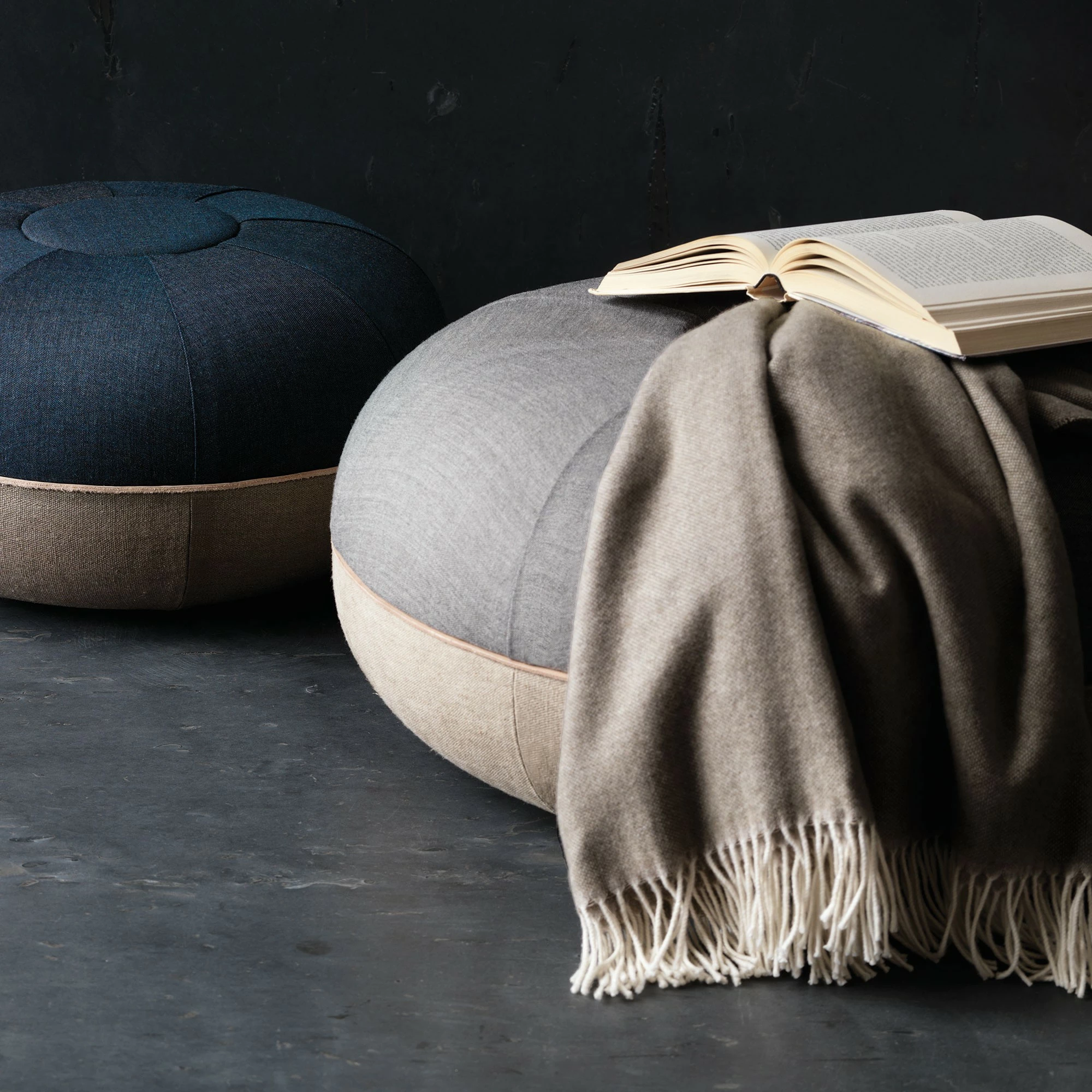Fritz Hansen Pouf Ø60cm 8 Fritz Hansen Pouf Ø60cm – Bild 6