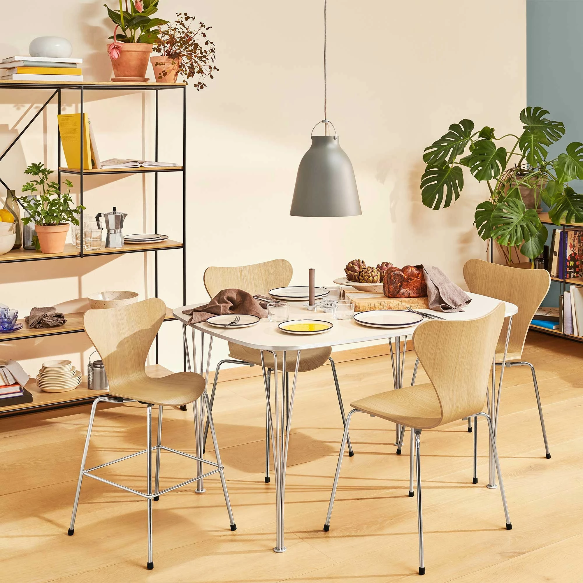 Fritz Hansen Serie 7™ Juniorstuhl 5 Fritz Hansen Serie 7™ Juniorstuhl – Bild 3