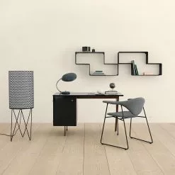 Gubi Grossman 62-Series Schreibtisch -Möbel Verkaufsgeschäft Gubi Gubi Grossman 62 Series Schreibtisch 1402x1402 ID535646 62f4e665414a3f945a9d567121a2e47d