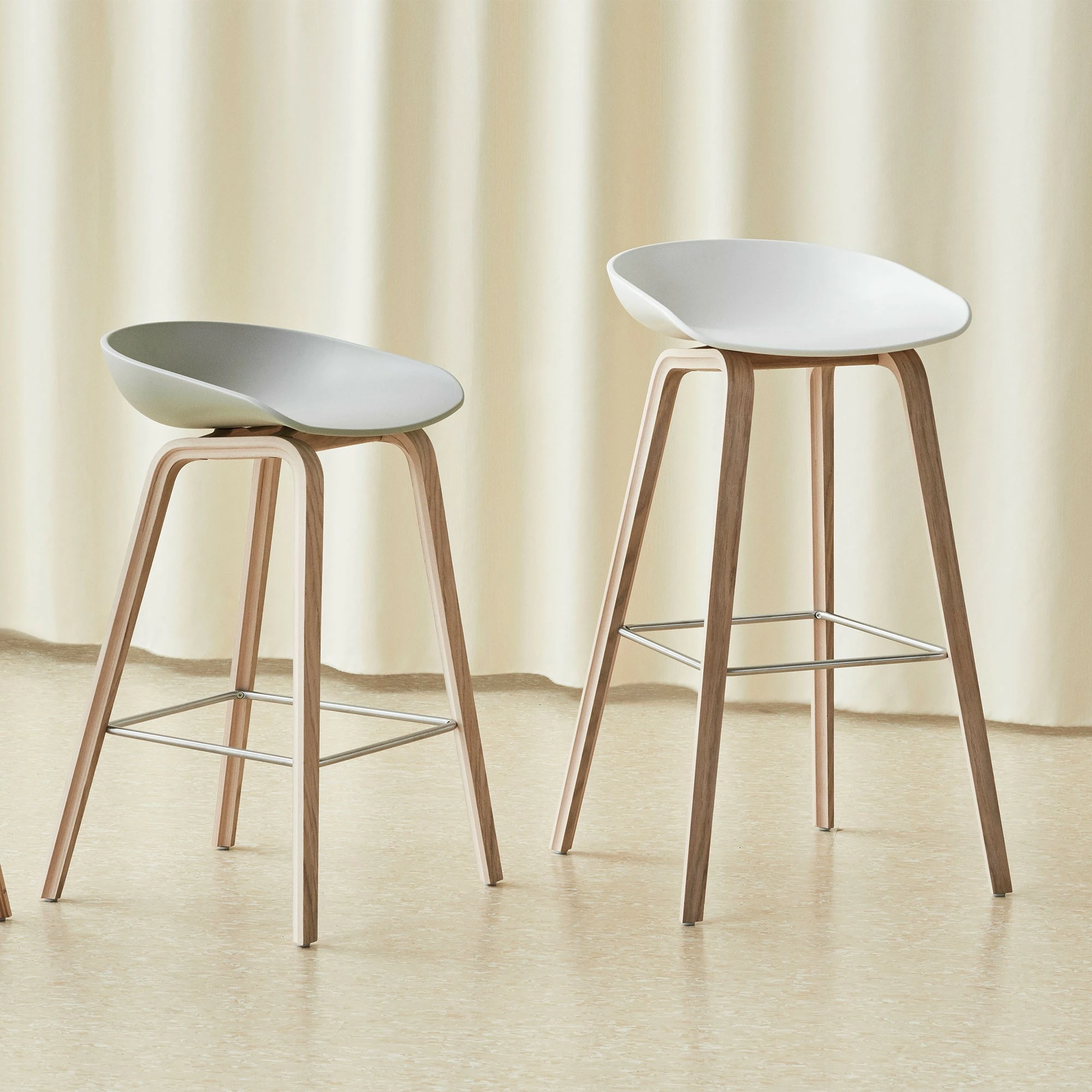 Hay About A Stool AAS 32 Barhocker Hoch Eiche Geseift 5 Hay About A Stool AAS 32 Barhocker Hoch Eiche Geseift – Bild 3