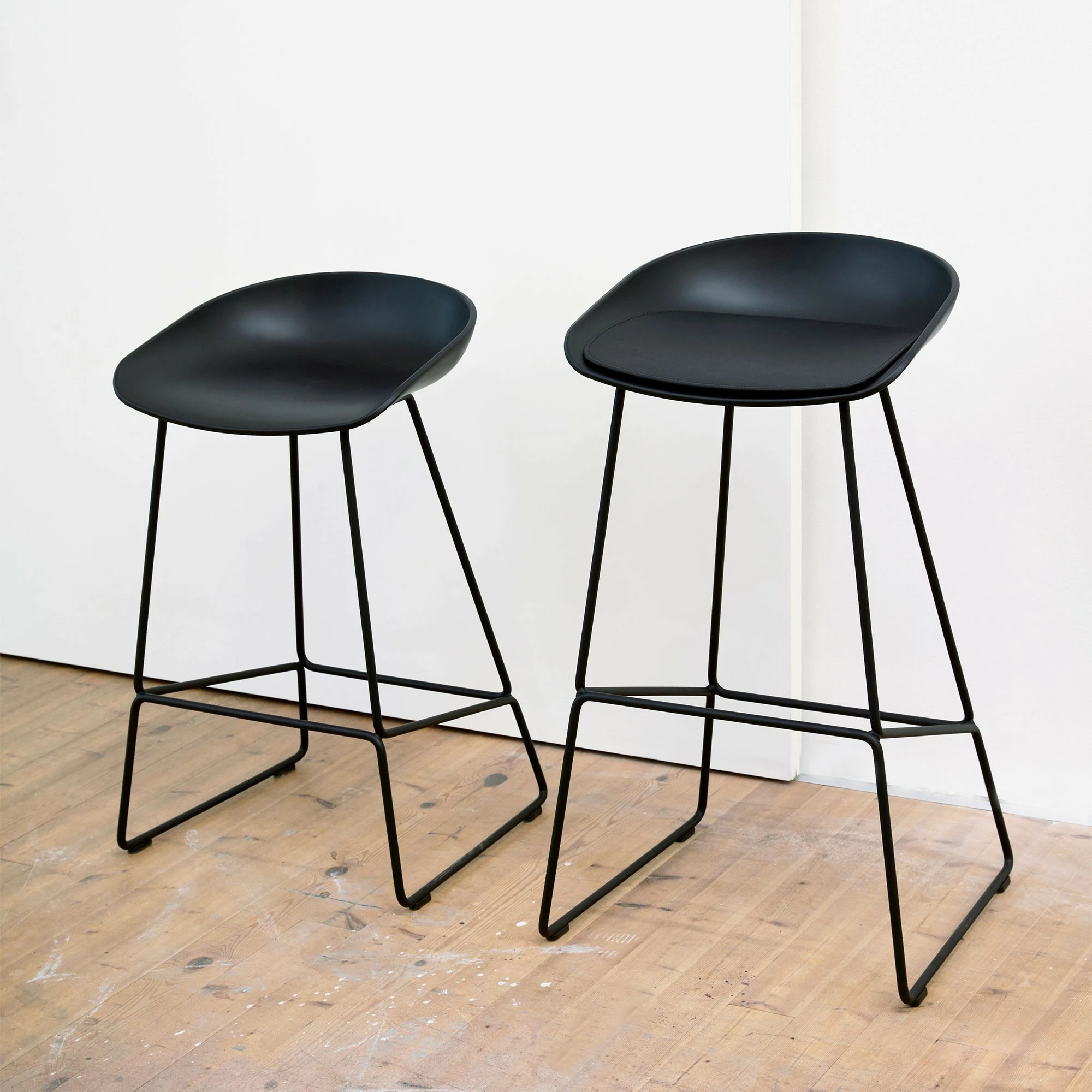 Hay About A Stool AAS 38 Barhocker Hoch Gestell Schwarz 6 Hay About A Stool AAS 38 Barhocker Hoch Gestell Schwarz – Bild 4