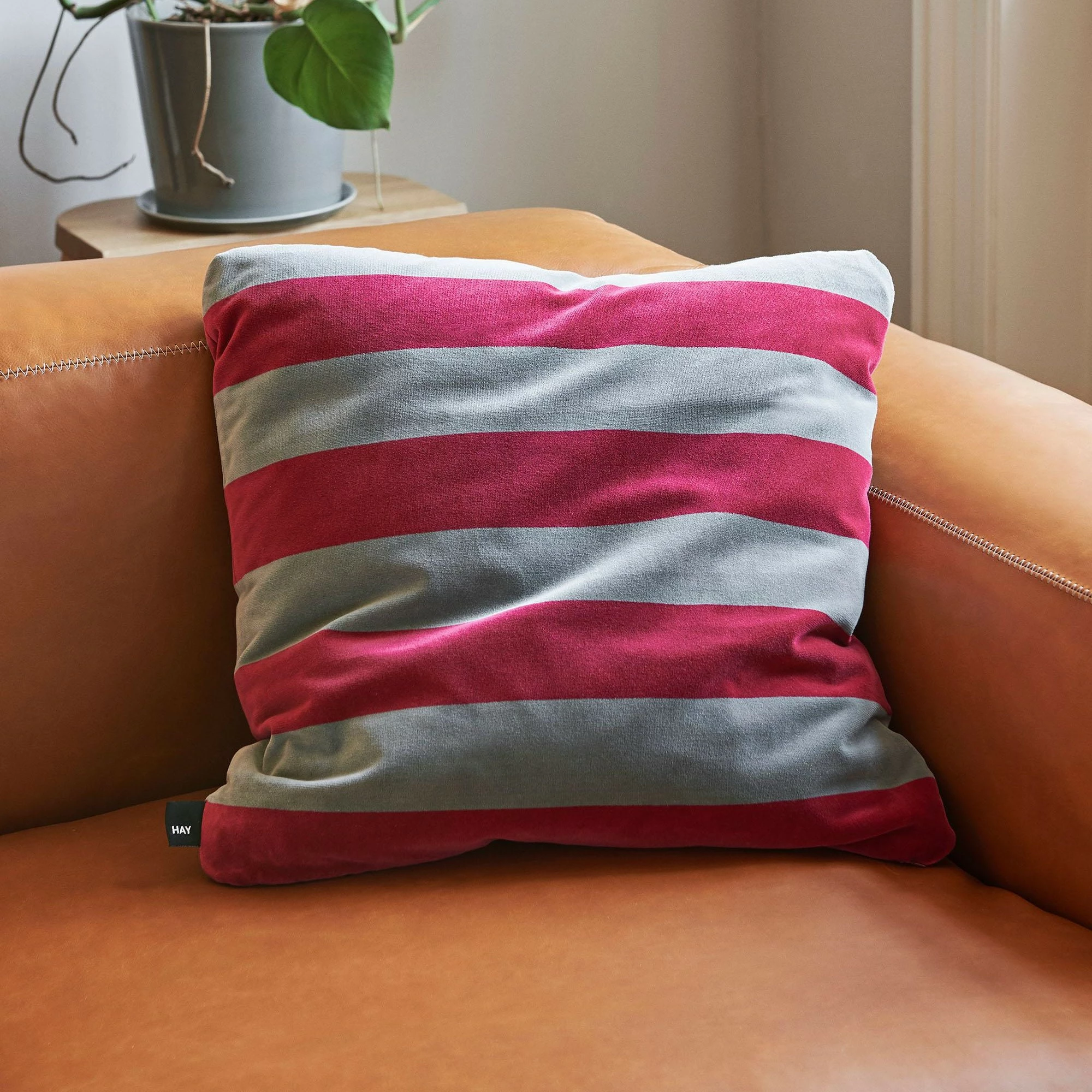 Hay Mags Soft 2,5-Sitzer Sofa Leder 238x103,5x67cm 7 Hay Mags Soft 2,5-Sitzer Sofa Leder 238x103,5x67cm – Bild 5