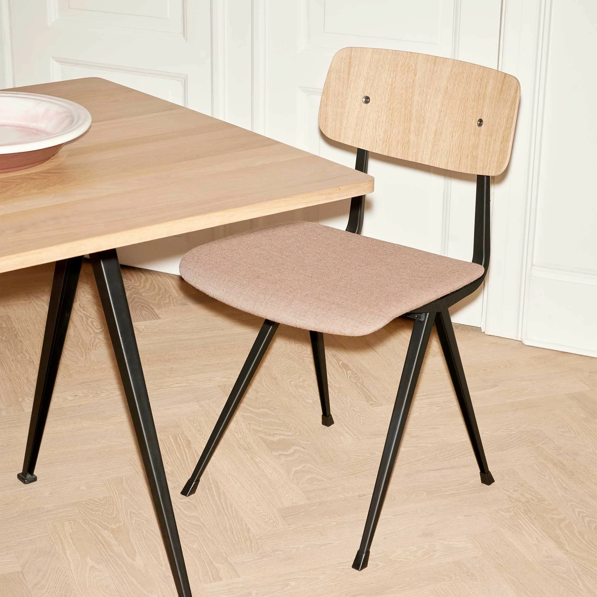 Hay Pyramid 02 Tisch Gestell Schwarz 190x85cm 5 Hay Pyramid 02 Tisch Gestell Schwarz 190x85cm – Bild 3