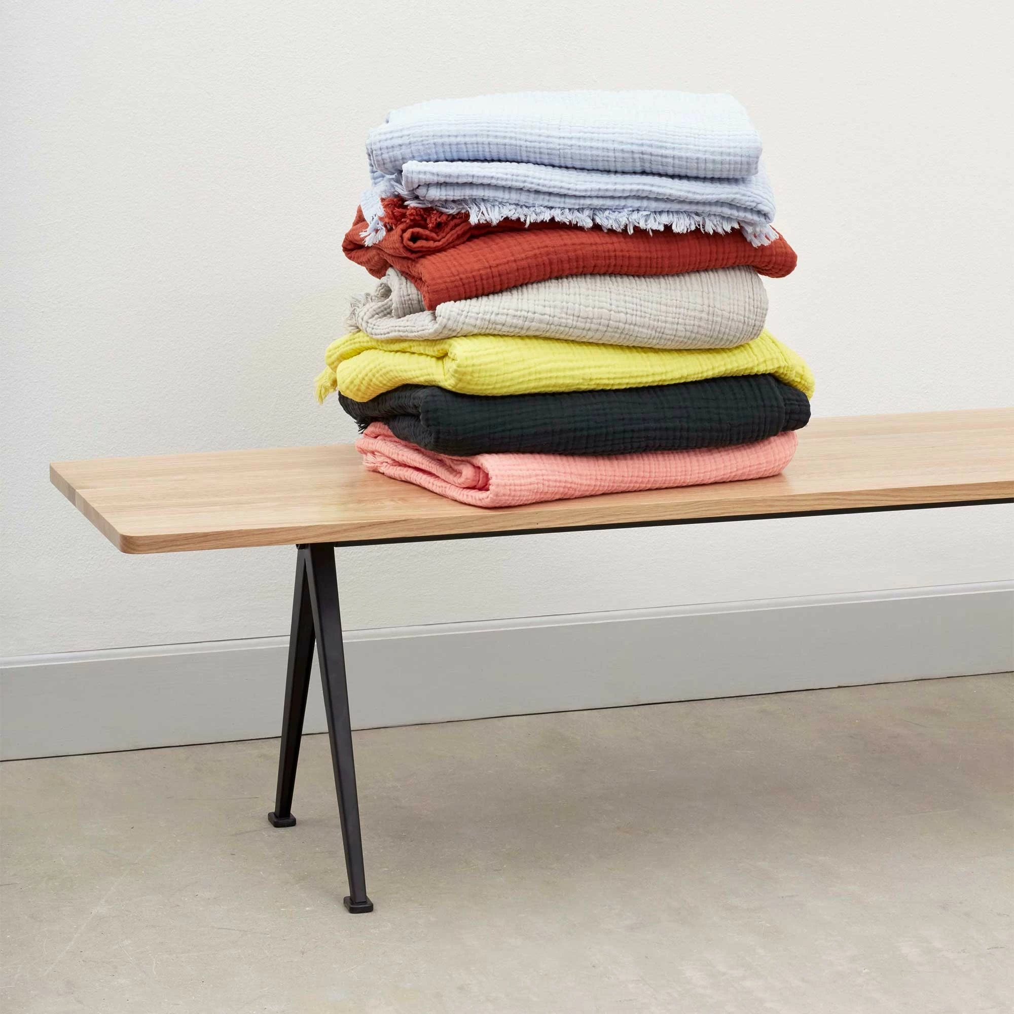 Hay Pyramid 12 Bank Gestell Schwarz 190x40cm 6 Hay Pyramid 12 Bank Gestell Schwarz 190x40cm – Bild 4