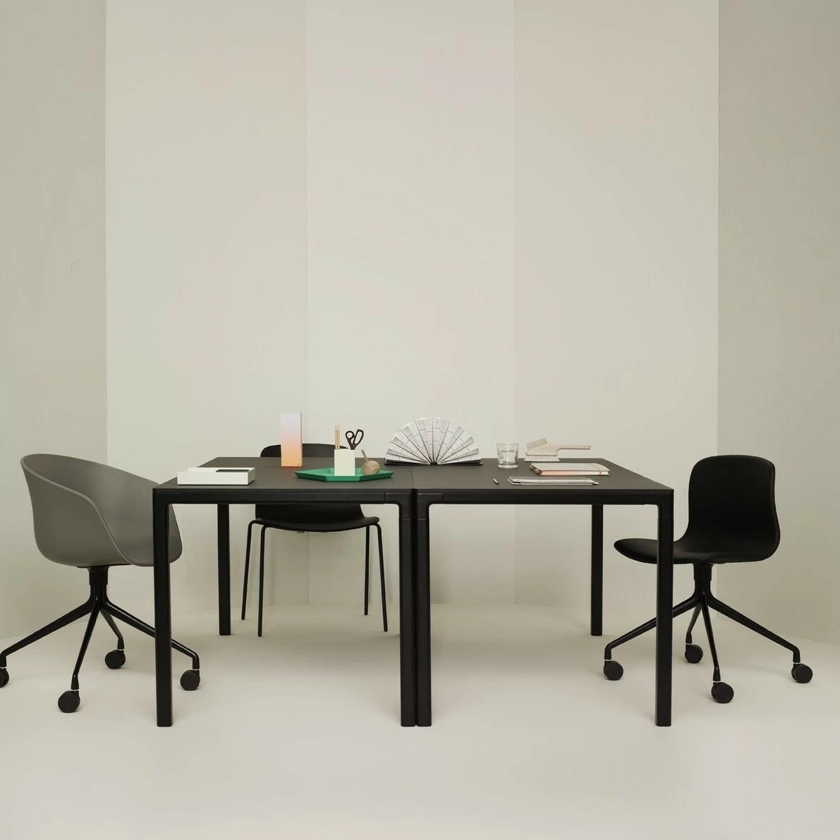 Hay T12 Tisch Linoleum 6 Hay T12 Tisch Linoleum – Bild 4