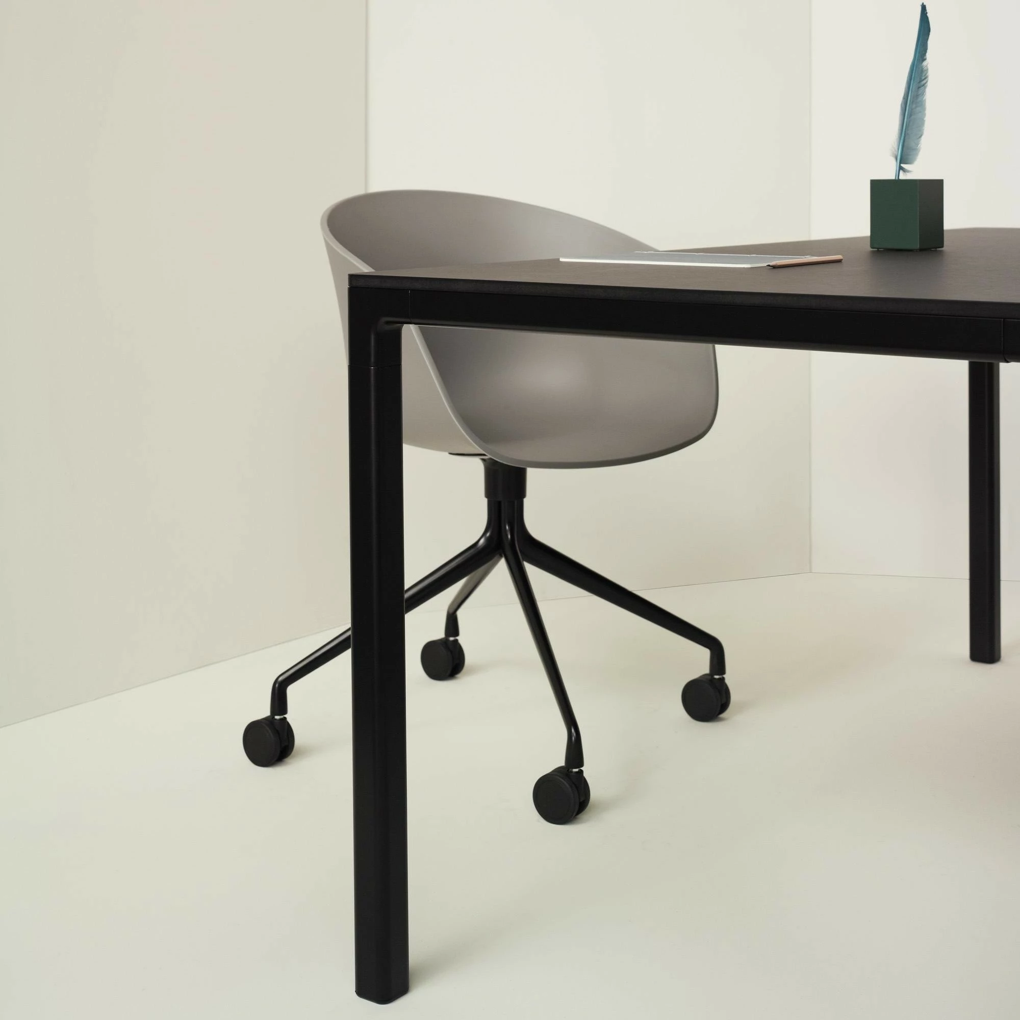 Hay T12 Tisch Linoleum 7 Hay T12 Tisch Linoleum – Bild 5