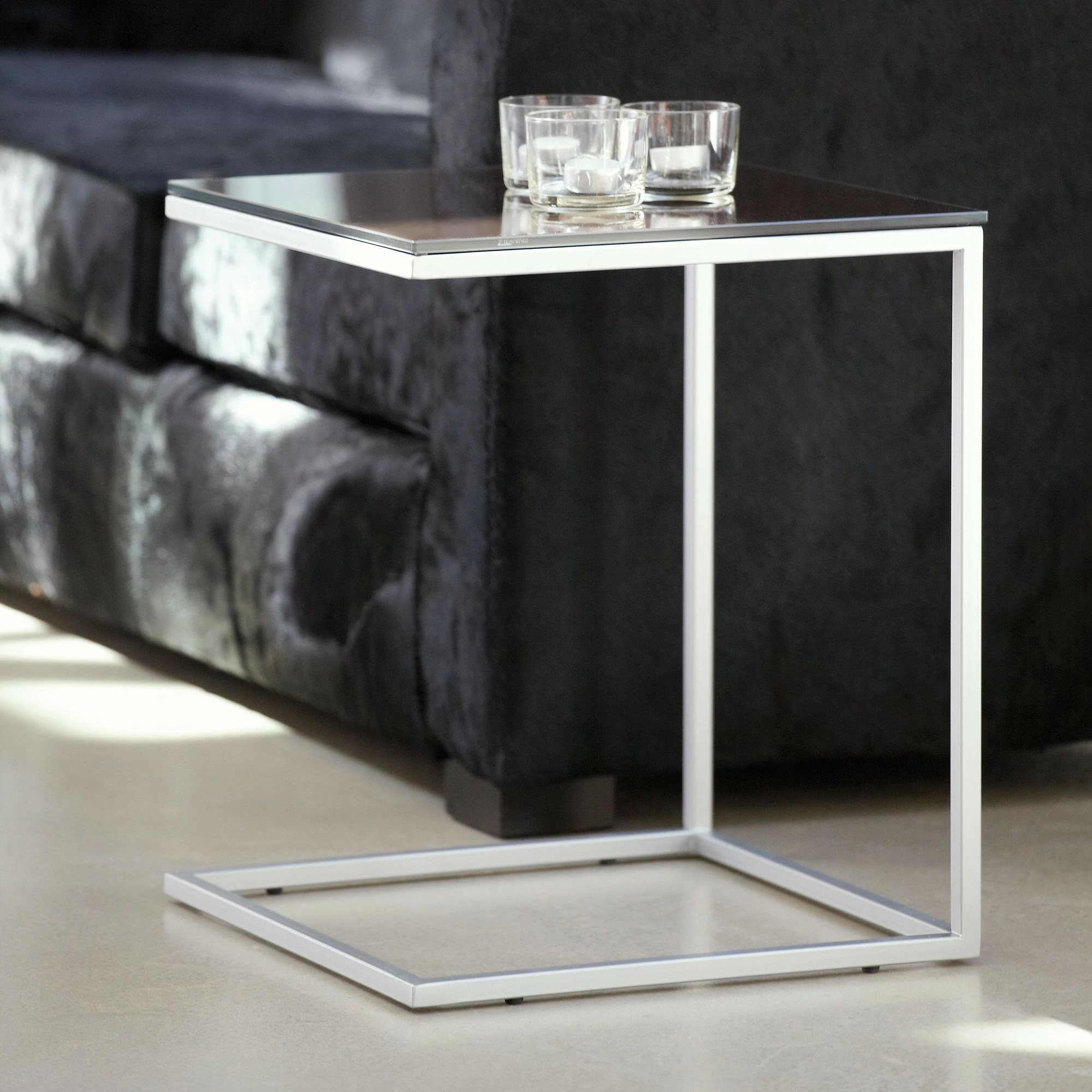 Jan Kurtz Classico Beistelltisch 4 Jan Kurtz Classico Beistelltisch – Bild 2