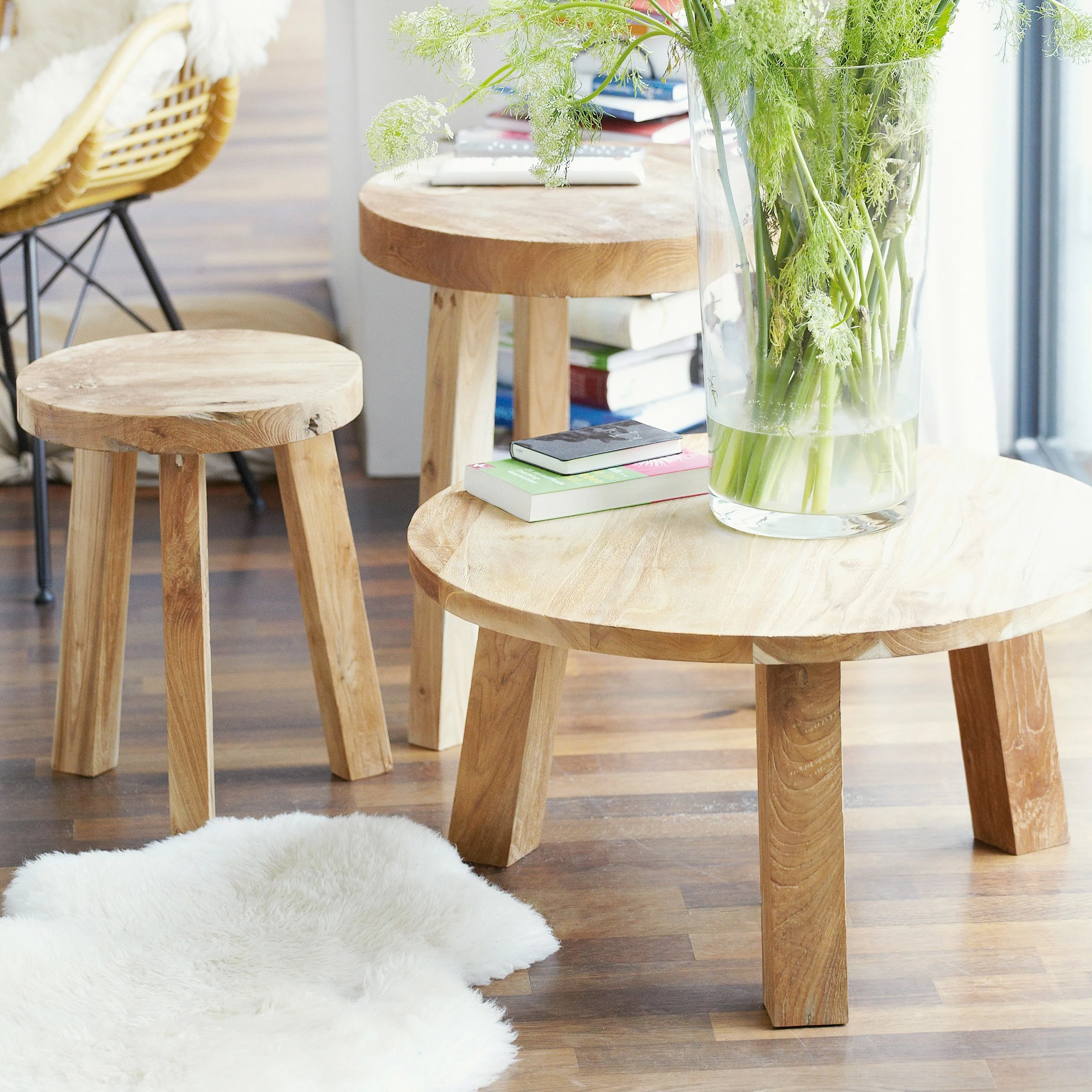 Jan Kurtz Liam Teakholz Beistelltisch 4 Jan Kurtz Liam Teakholz Beistelltisch – Bild 2