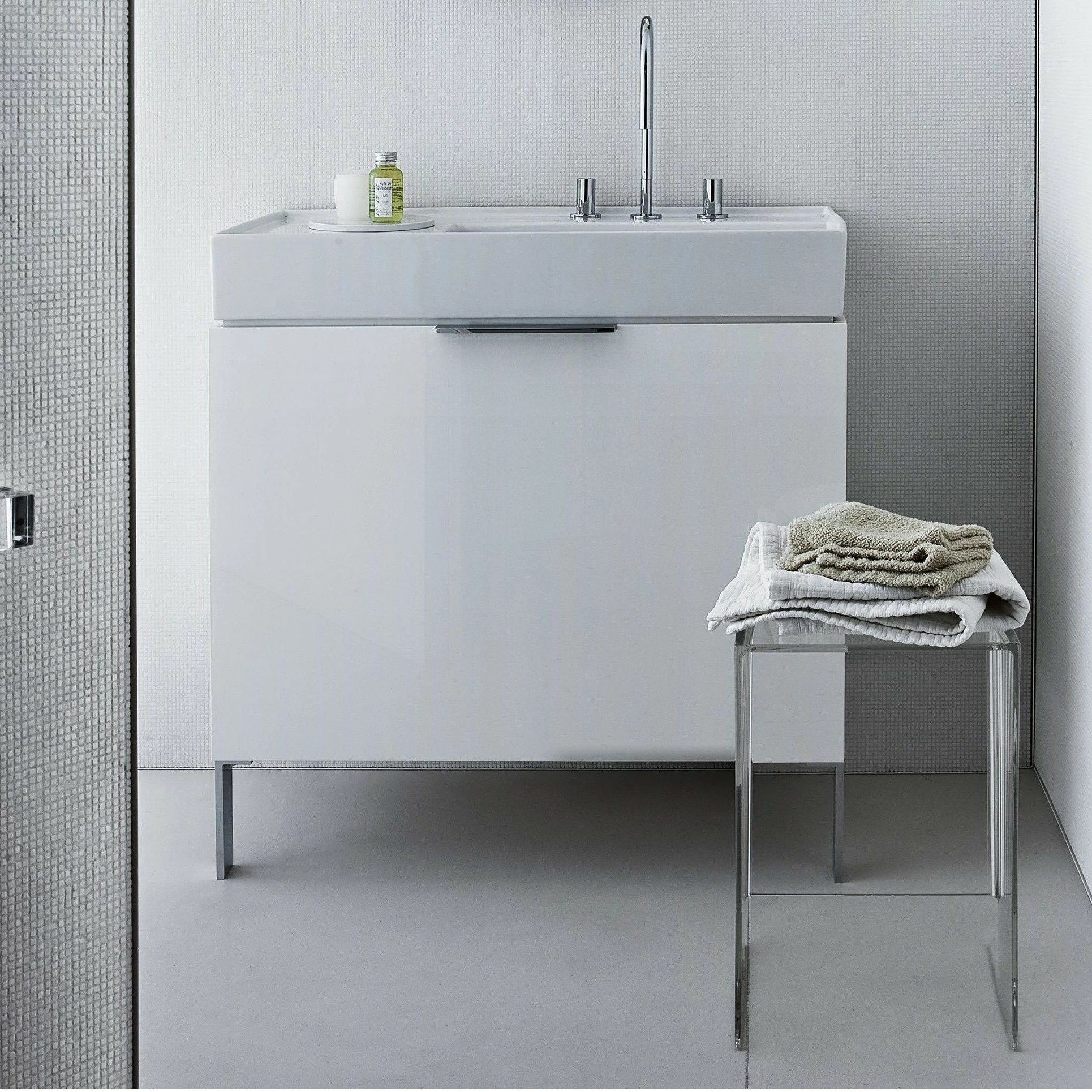 Kartell Laufen Max-Beam Hocker/Beistelltisch 9 Kartell Laufen Max-Beam Hocker/Beistelltisch – Bild 7