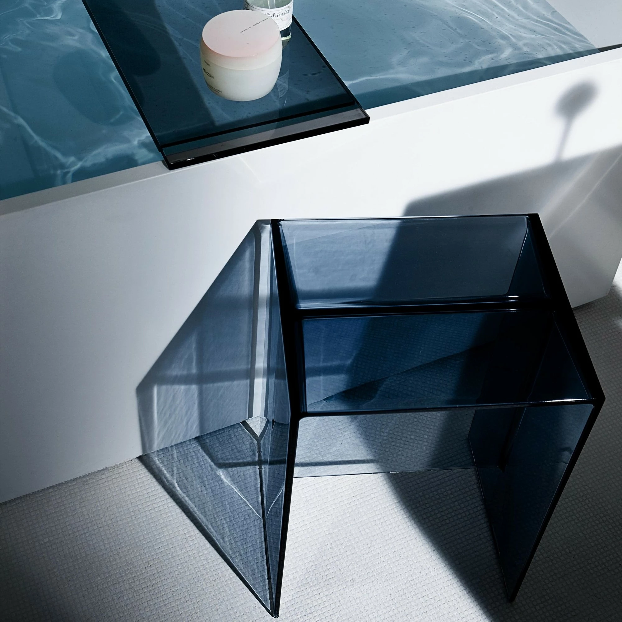 Kartell Laufen Max-Beam Hocker/Beistelltisch 6 Kartell Laufen Max-Beam Hocker/Beistelltisch – Bild 4