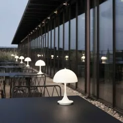 Louis Poulsen Panthella Portable LED Akkuleuchte 17 Louis Poulsen Panthella Portable LED Akkuleuchte -Möbel Verkaufsgeschäft Louis Poulsen Panthella Portable LED Akkuleuchte 2000x2000 ID2027992 77756e74c17844de7107bee3498118c8