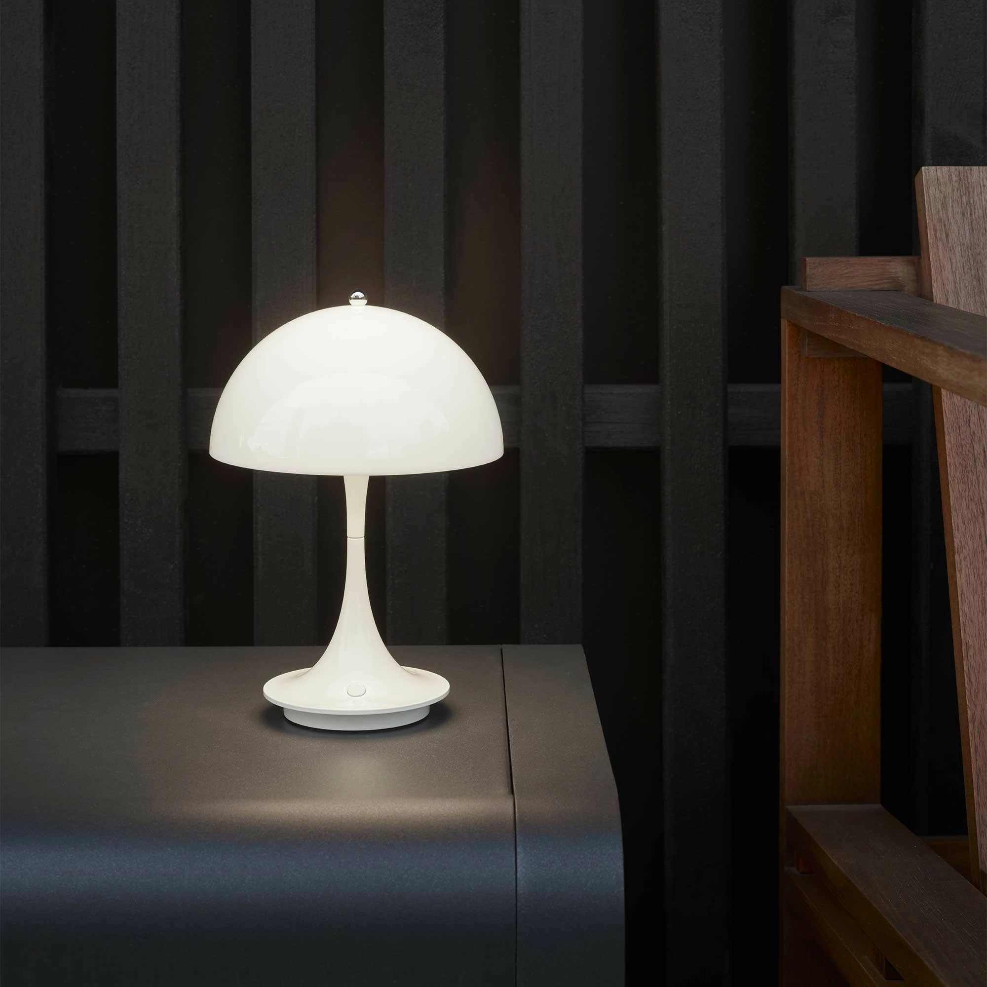 Louis Poulsen Panthella Portable LED Akkuleuchte 14 Louis Poulsen Panthella Portable LED Akkuleuchte – Bild 12