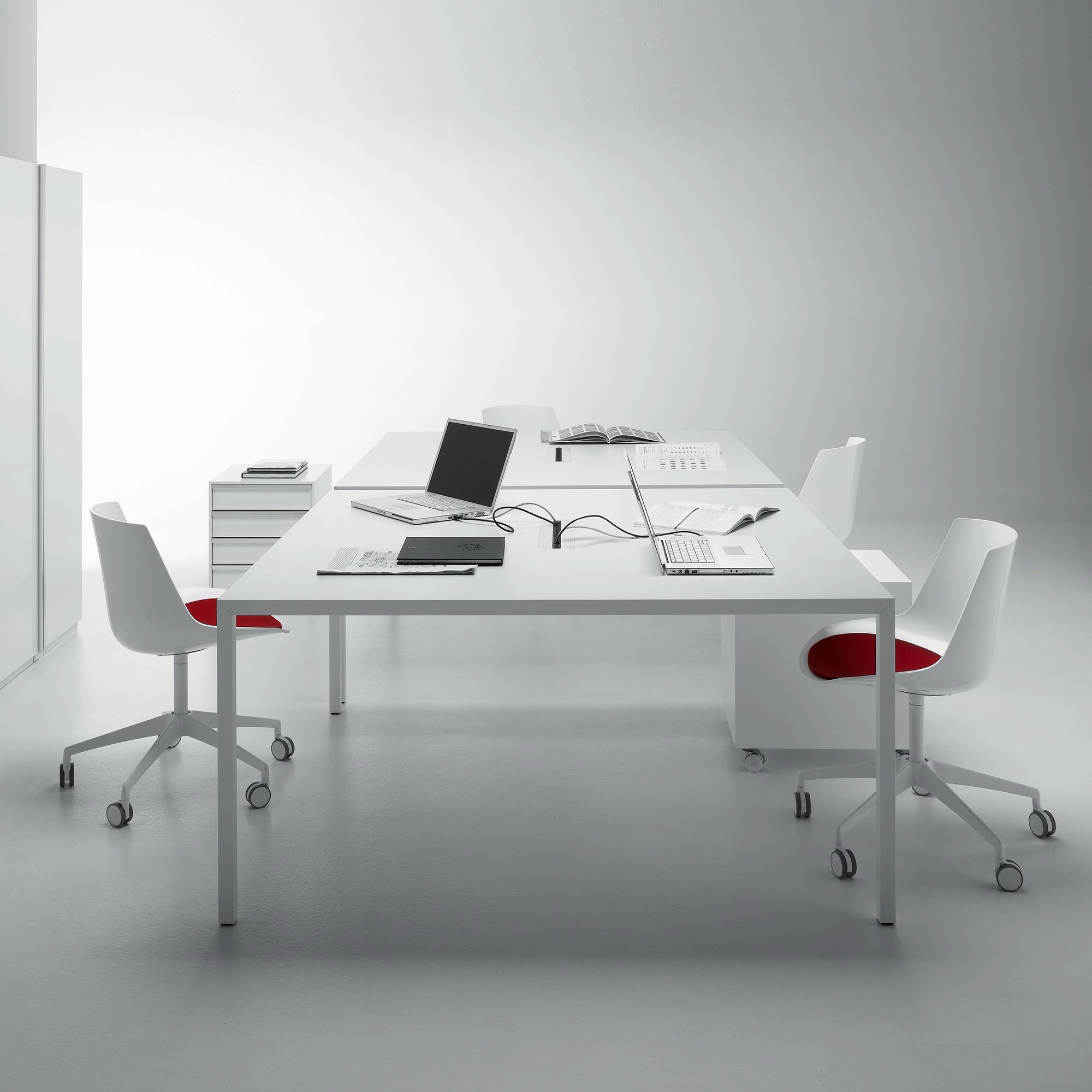 MDF Italia Tense Esstisch H 73cm 8 MDF Italia Tense Esstisch H 73cm – Bild 6