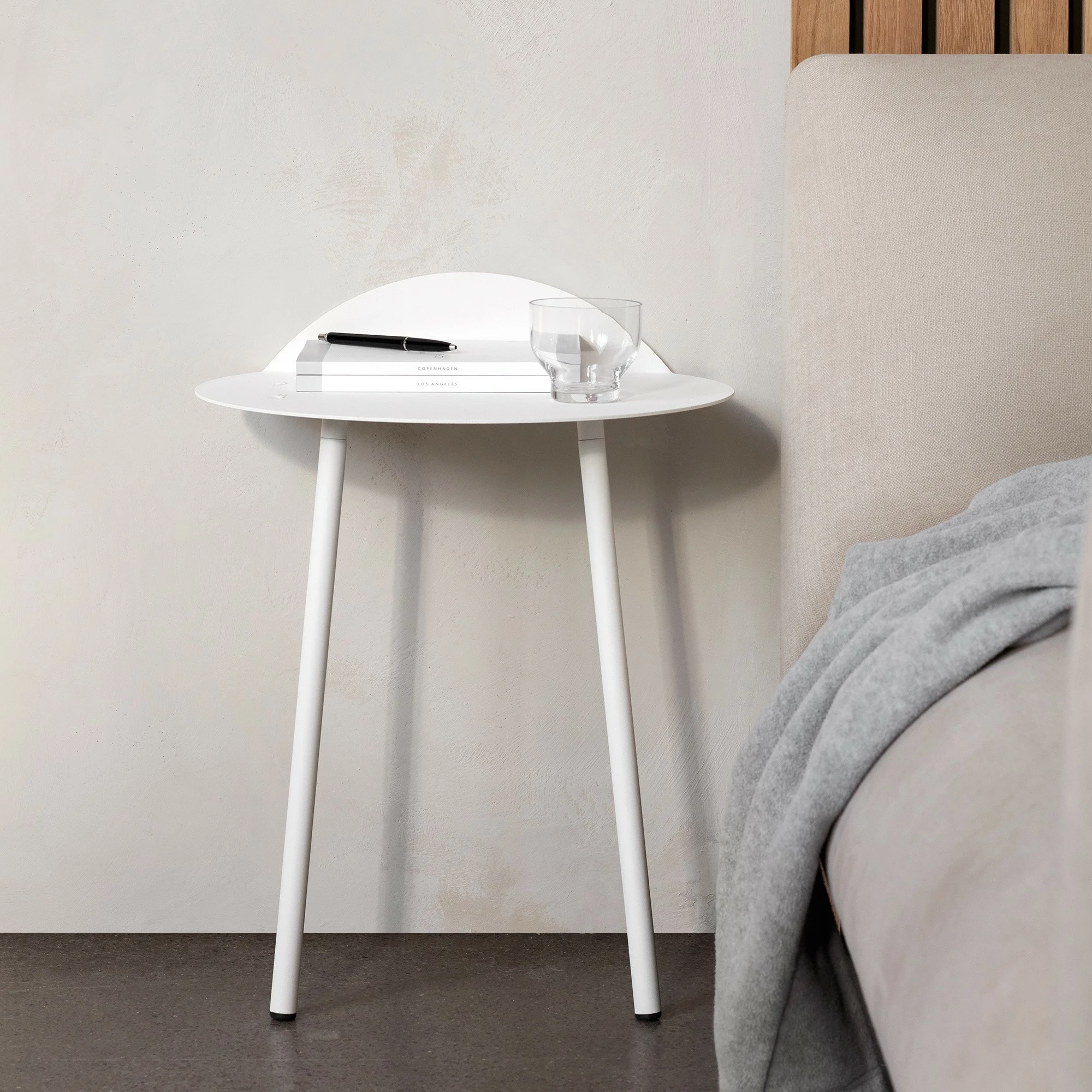 Menu Yeh Wall Beistelltisch 5 Menu Yeh Wall Beistelltisch – Bild 3