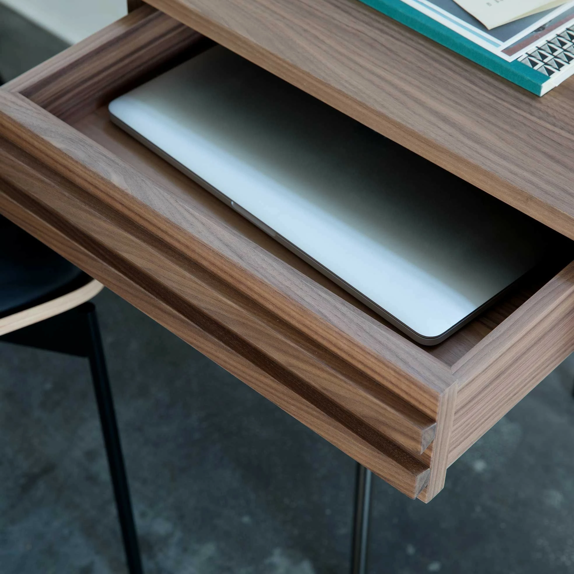 More Harri Sekretär 6 More Harri Sekretär – Bild 4