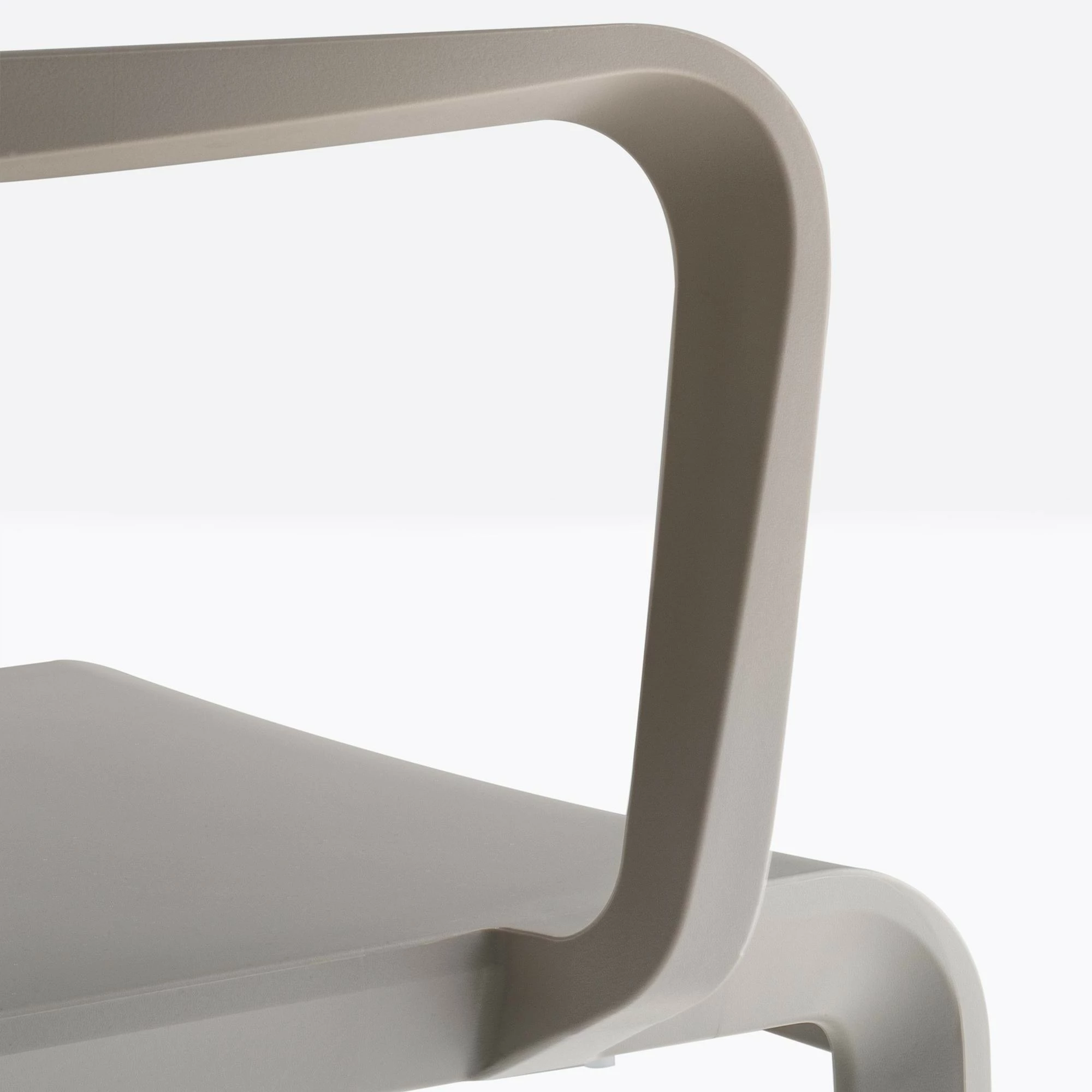 Pedrali Volt 675 Gartenarmlehnstuhl 8 Pedrali Volt 675 Gartenarmlehnstuhl – Bild 6