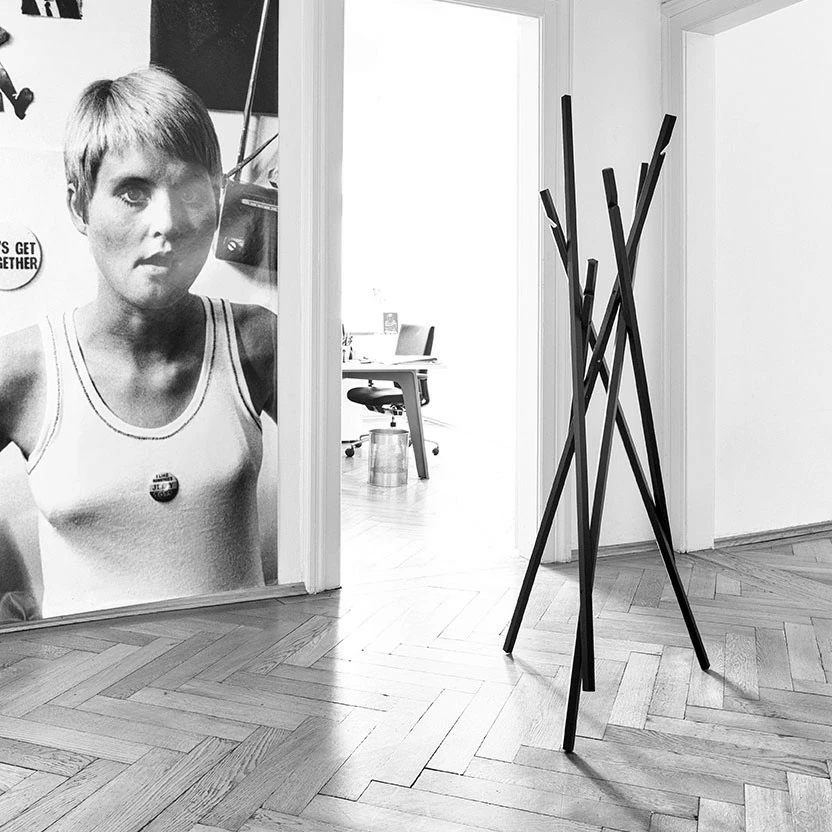 Schönbuch Sticks Garderobenständer 10 Schönbuch Sticks Garderobenständer – Bild 8