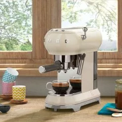 Smeg ECF01 Espresso Kaffeemaschine Mit Siebträger -Möbel Verkaufsgeschäft Smeg ECF01 Espresso Kaffeemaschine mit Siebtraeger 2000x2000 ID1968406 099c6ba8c6cdc4b2459d4f5b19372351