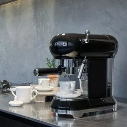 Smeg ECF01 Espresso Kaffeemaschine Mit Siebträger -Möbel Verkaufsgeschäft Smeg ECF01 Espresso Kaffeemaschine mit Siebtraeger 2000x2000 ID1968407 e290d73ed7606757435cb70b0a691992