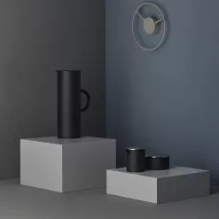 Stelton EM77 Isolierkanne 1L -Möbel Verkaufsgeschäft Stelton EM77 Isolierkanne 1L 1417x1417 ID666795 863943c19db13ee689bb0aa81a617a44