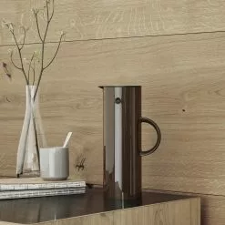 Stelton EM77 Isolierkanne 1L -Möbel Verkaufsgeschäft Stelton EM77 Isolierkanne 1L 2000x2000 ID1941952 550635e9524f77d186289ad50073616d