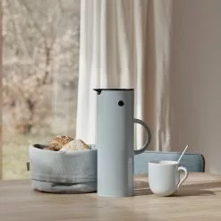 Stelton EM77 Isolierkanne 1L -Möbel Verkaufsgeschäft Stelton EM77 Isolierkanne 1L 2000x2000 ID1970317 05439013e7a712b6d64e635af85dc85b