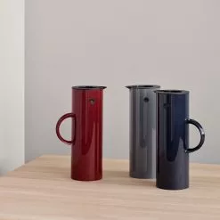 Stelton EM77 Isolierkanne 1L -Möbel Verkaufsgeschäft Stelton EM77 Isolierkanne 1L 2000x2000 ID2002558 804dd8ac4e332dbcf7f768fb8ede9ddc