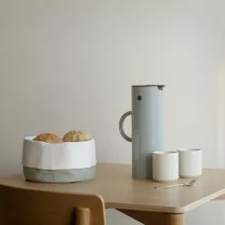 Stelton EM77 Isolierkanne 1L -Möbel Verkaufsgeschäft Stelton EM77 Isolierkanne 1L 2000x2000 ID2014679 c0ad1cfccfc8d9f711c6271f21a13c2e