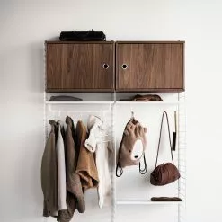 String System Schrankelement Mit Schwenktür 58x42x30cm -Möbel Verkaufsgeschäft String String System Schrankelement mit Schwenktuer 58x42x30cm 2000x2000 ID2013059 414cca1e01aa56b5c0e08f76b2b9e08a