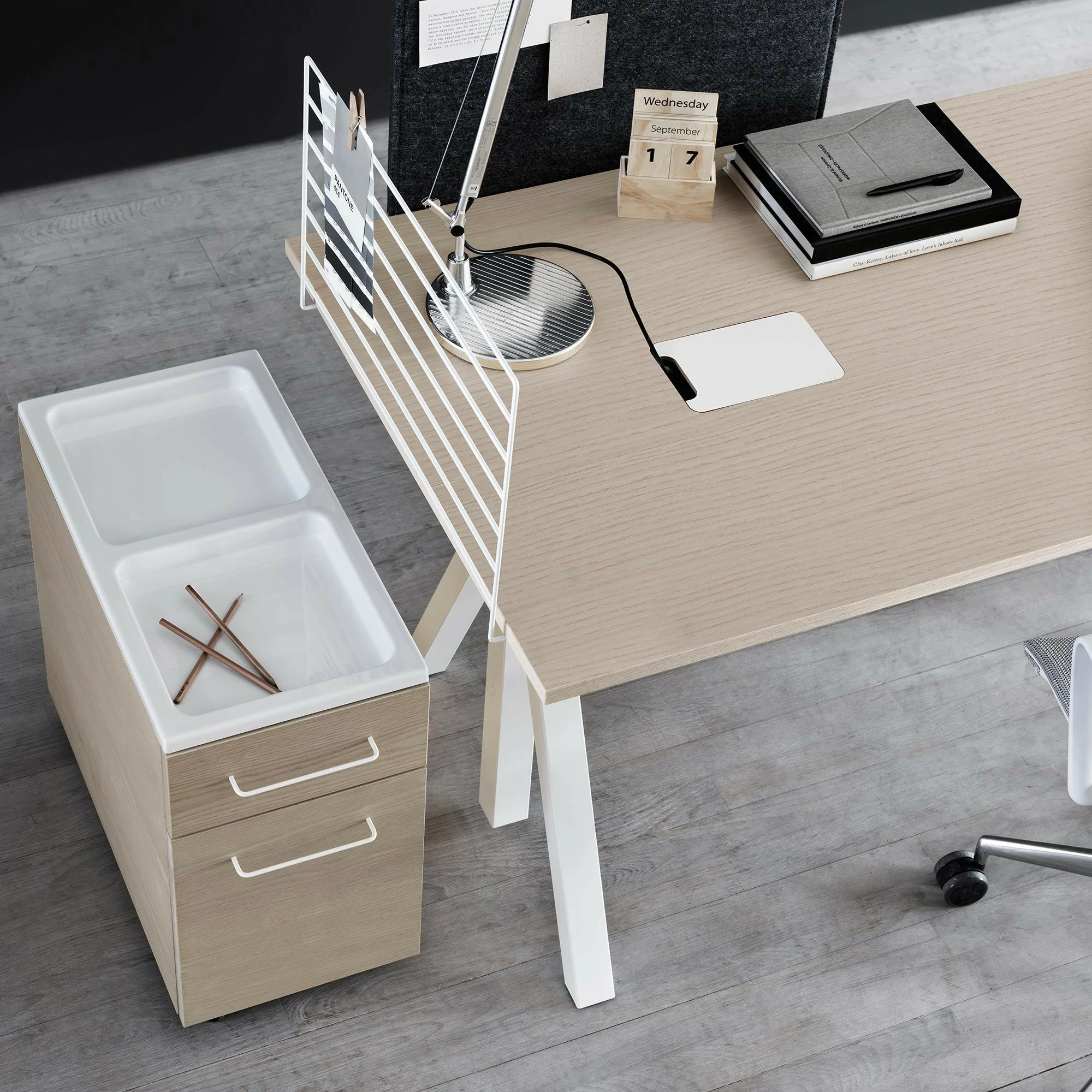 String Works Desk Schreibtisch 160x78cm Höhenverstellbar 5 String Works Desk Schreibtisch 160x78cm Höhenverstellbar – Bild 3