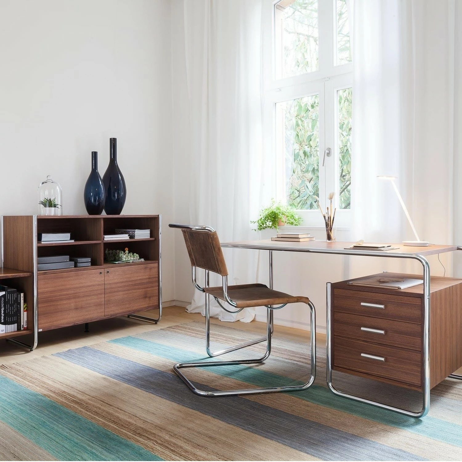 Thonet S 285/2 Schreibtisch 4 Thonet S 285/2 Schreibtisch – Bild 2