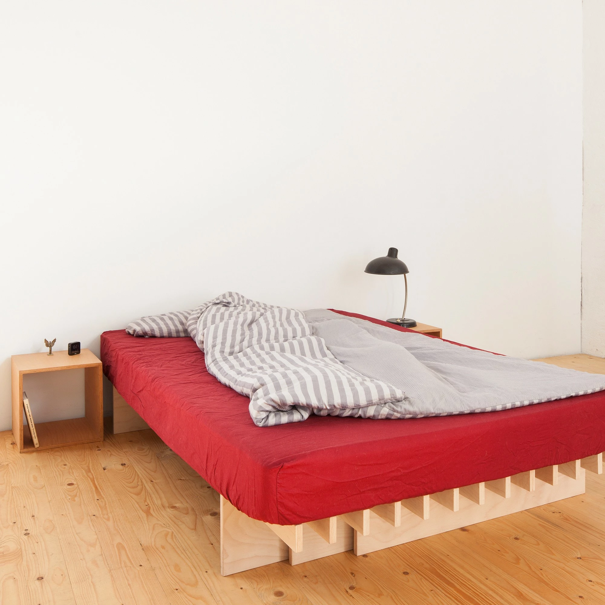 Tojo Cube Nachttisch 35x35cm 4 Tojo Cube Nachttisch 35x35cm – Bild 2