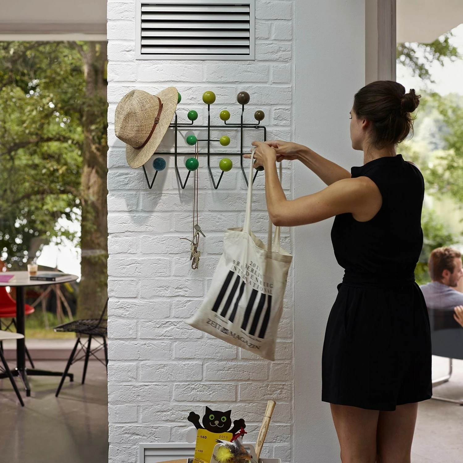 Vitra Hang It All Garderobe 4 Vitra Hang It All Garderobe – Bild 2