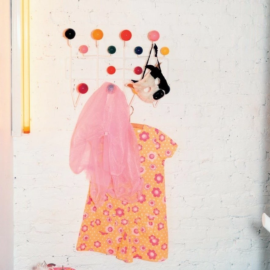 Vitra Hang It All Garderobe 7 Vitra Hang It All Garderobe – Bild 5