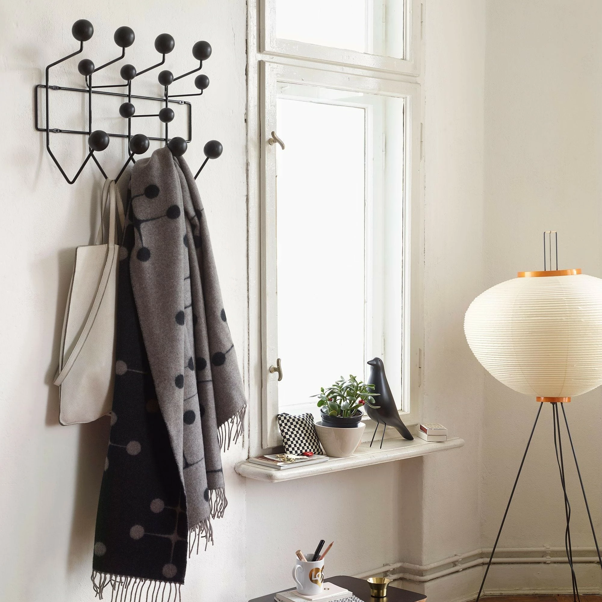 Vitra Hang It All Special Edition Garderobe 4 Vitra Hang It All Special Edition Garderobe – Bild 2