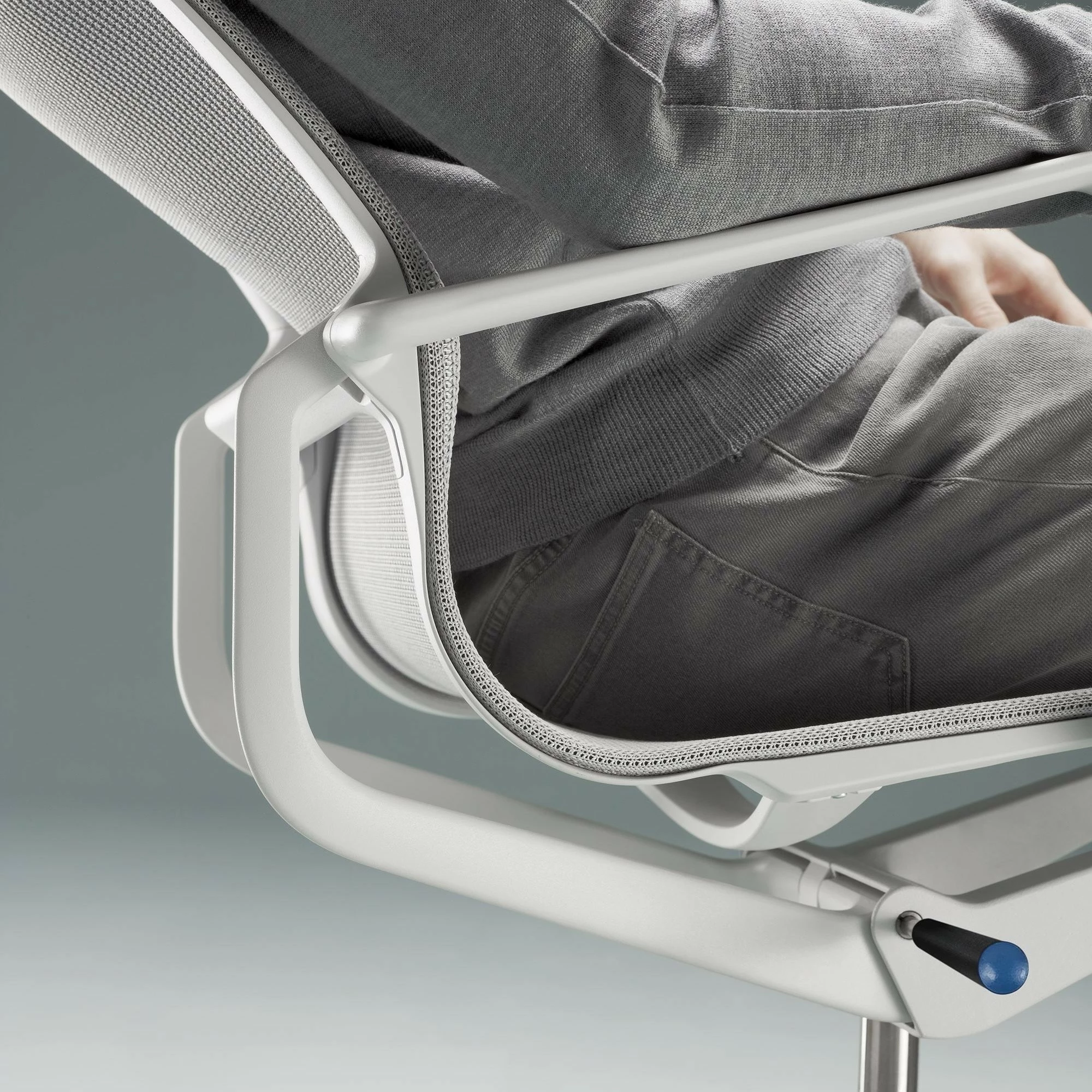 Vitra Physix Bürostuhl Gestell Soft Grey 14 Vitra Physix Bürostuhl Gestell Soft Grey – Bild 12