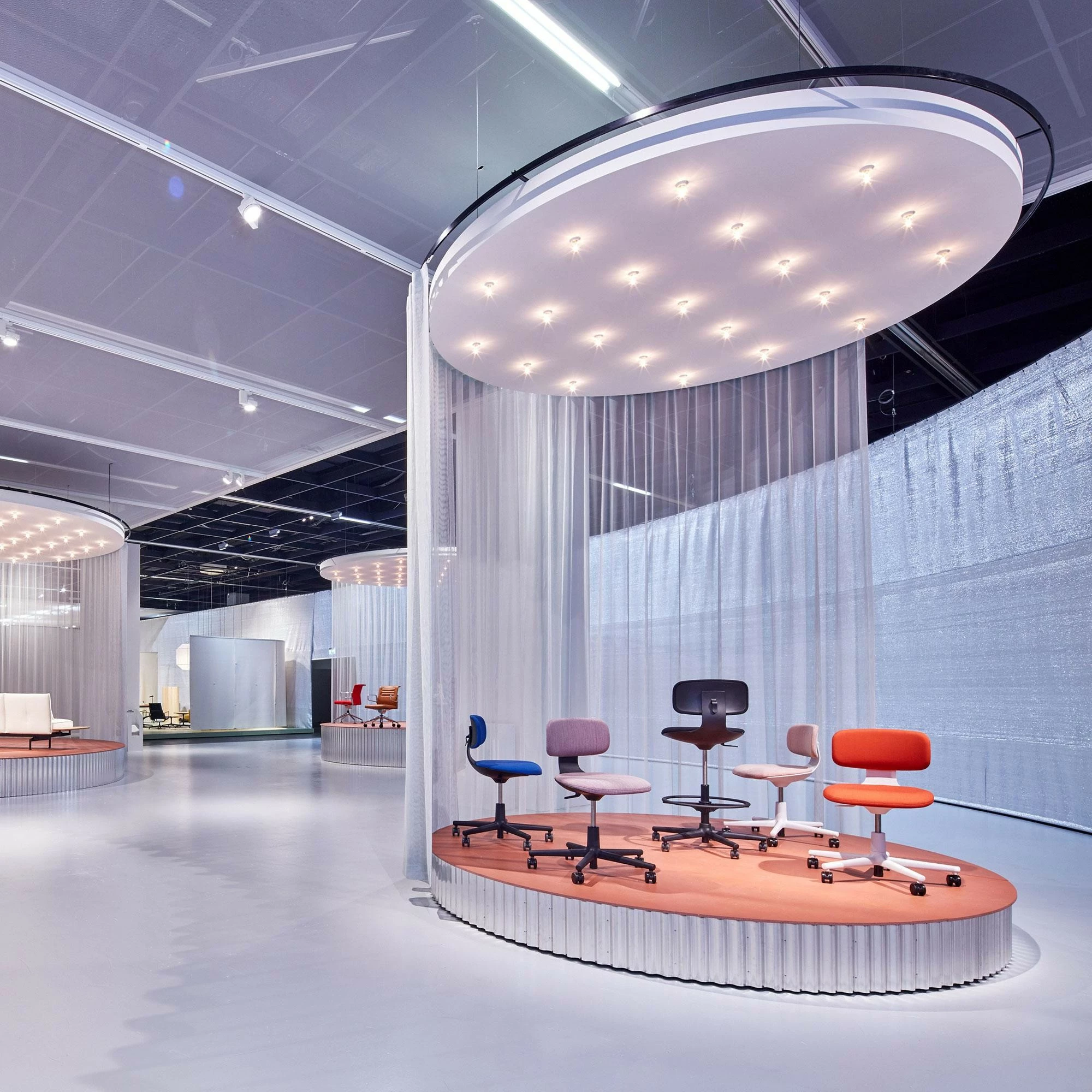 Vitra Rookie Bürodrehstuhl Deep Black 4 Vitra Rookie Bürodrehstuhl Deep Black – Bild 2