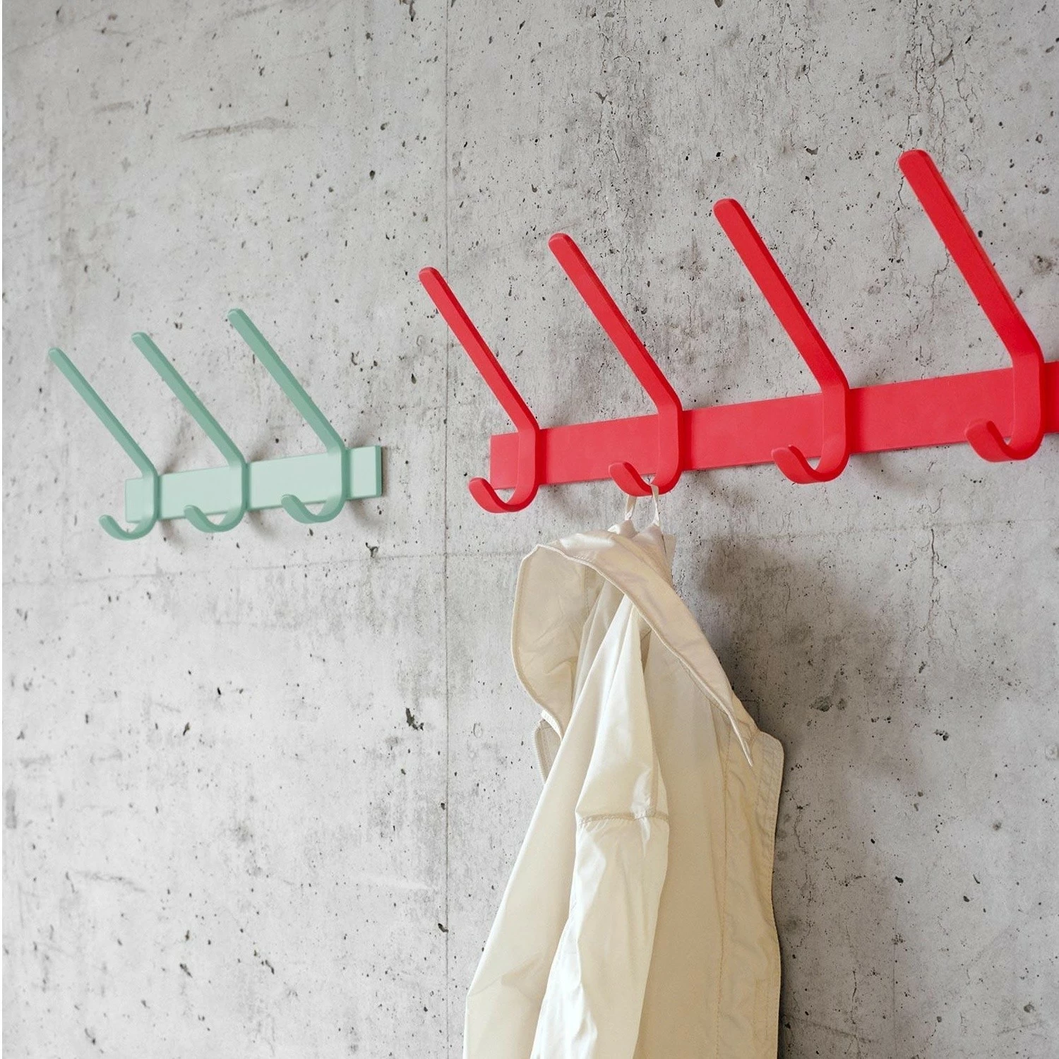 E15 FK08 Uni Garderobenleiste 4 E15 FK08 Uni Garderobenleiste – Bild 2