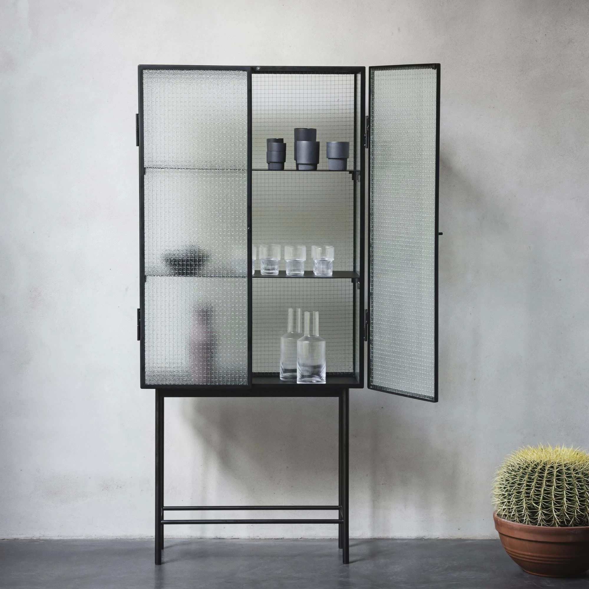 Ferm LIVING Haze Vitrine Drahtglas 7 Ferm LIVING Haze Vitrine Drahtglas – Bild 5