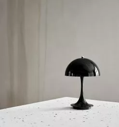 Louis Poulsen Panthella Portable LED Akkuleuchte Metall 18 Louis Poulsen Panthella Portable LED Akkuleuchte Metall -Möbel Verkaufsgeschäft none 1884x2000 ID2044196 89879ebfc0449ed9ae5eee81f80072ef