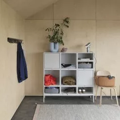 Muuto Stacked 2.0 Einzelmodul Mit Tür -Möbel Verkaufsgeschäft none 2000x2000 ID2038136 c8fea561ec7dd4173211698ede3596da
